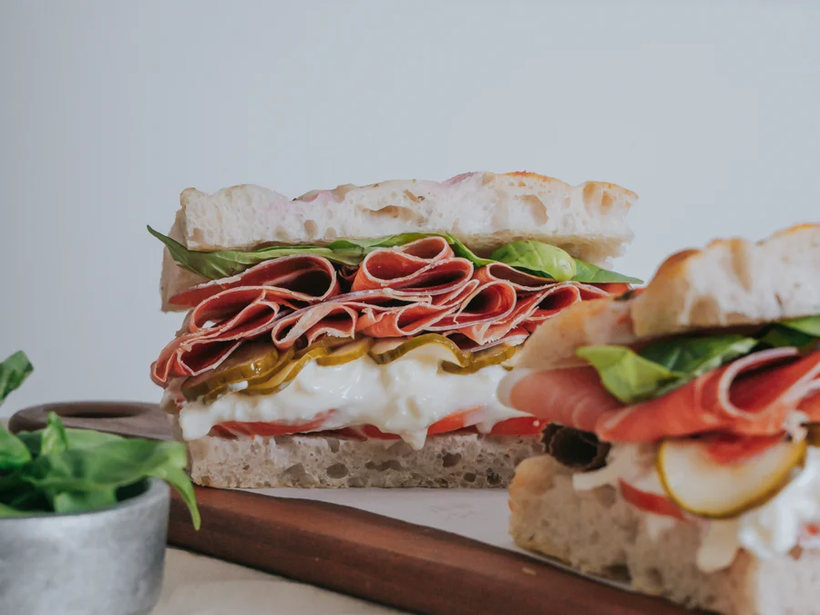 Focaccia rellena de Jamón crudo